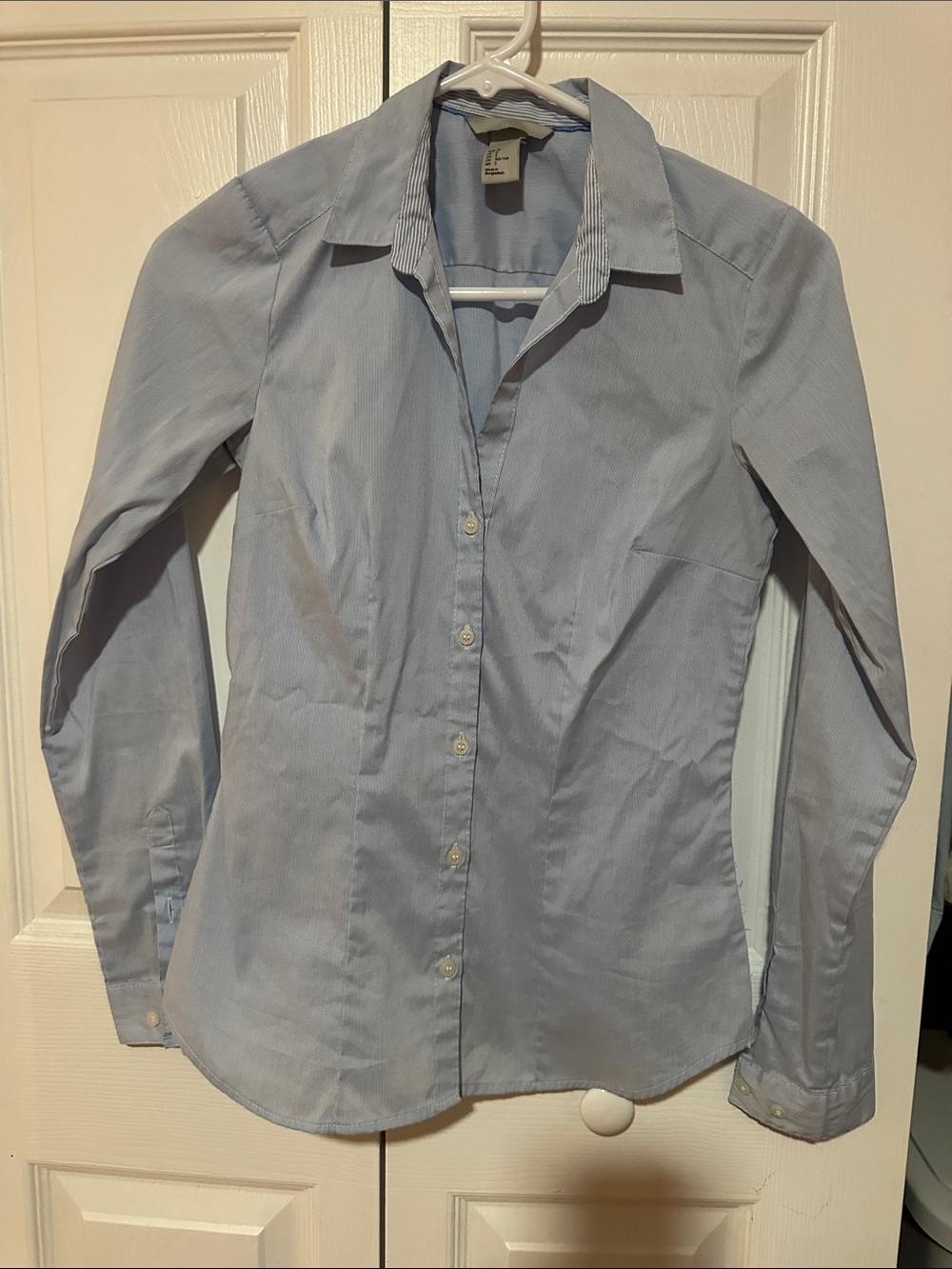 H & M Classic Light Blue Dress Shirt - Tailored Fit